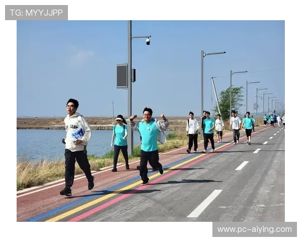 通过MK体育在线,随时随地与朋友分享赛事精彩瞬间和最新动态 通过MK体育在线,随时随地与朋友分享赛事精彩瞬间和最新动态